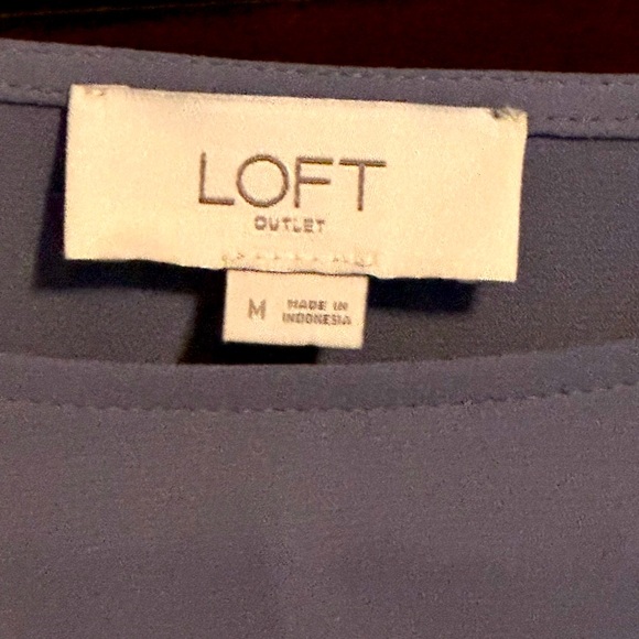 LOFT Lavender Gray Ruffle Blouse SZ M - Picture 2 of 3